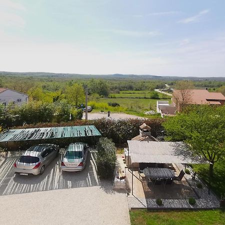 Apartman Luna Sveti Lovreč Pazenatički Eksteriør billede