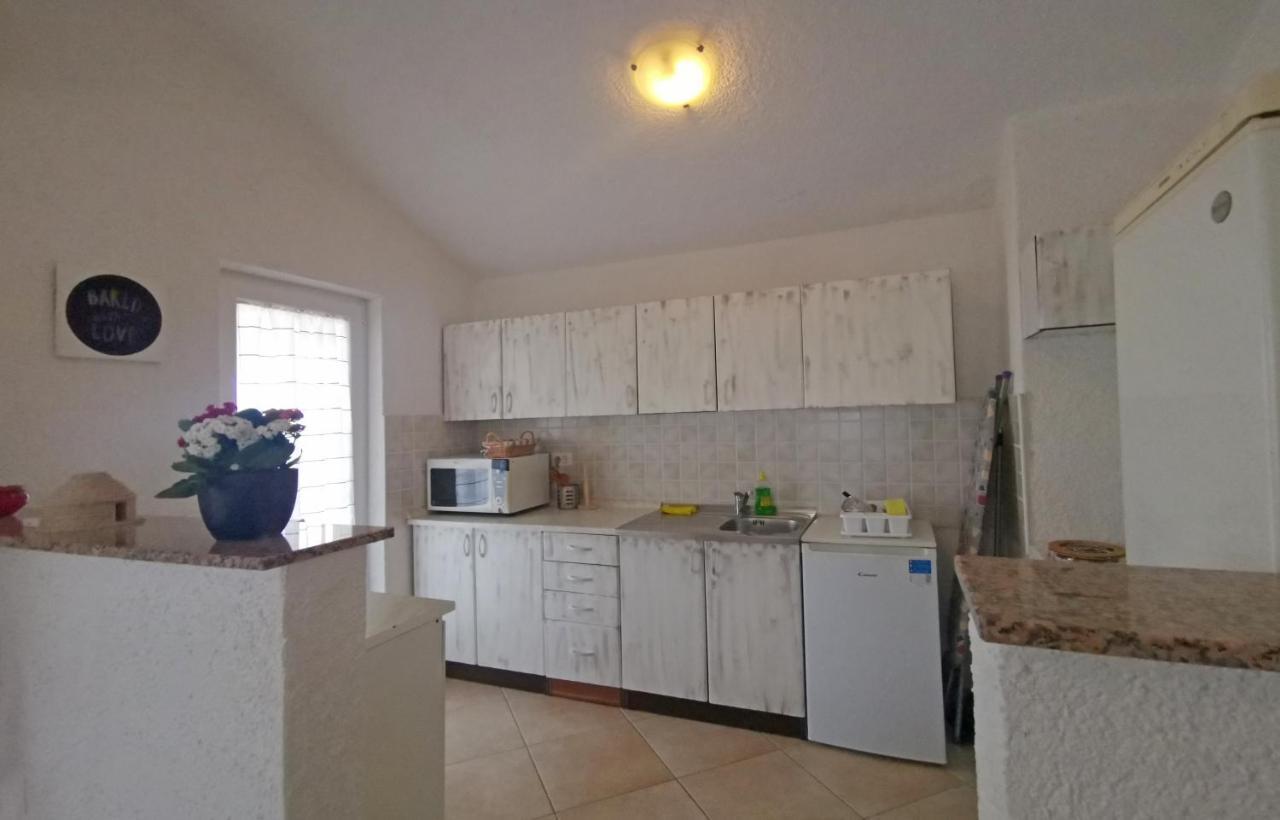 Apartman Luna Sveti Lovreč Pazenatički Eksteriør billede