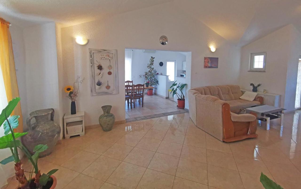Apartman Luna Sveti Lovreč Pazenatički Eksteriør billede