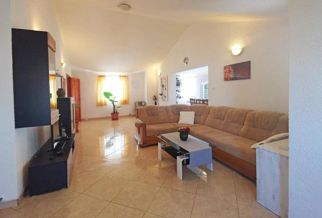 Apartman Luna Sveti Lovreč Pazenatički Eksteriør billede