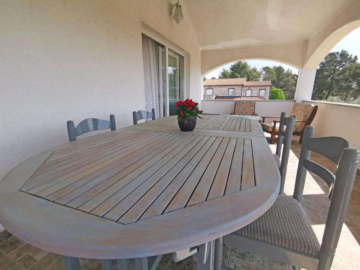Apartman Luna Sveti Lovreč Pazenatički Eksteriør billede