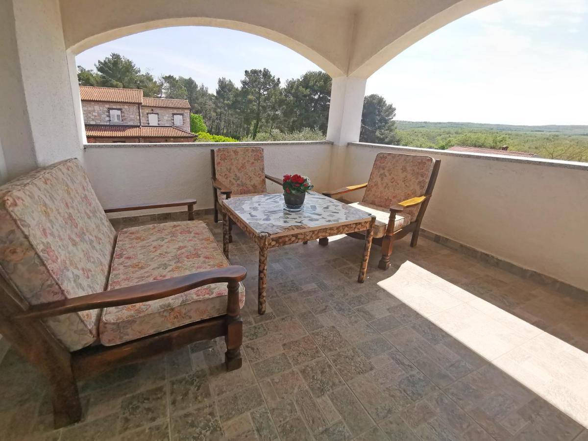 Apartman Luna Sveti Lovreč Pazenatički Eksteriør billede