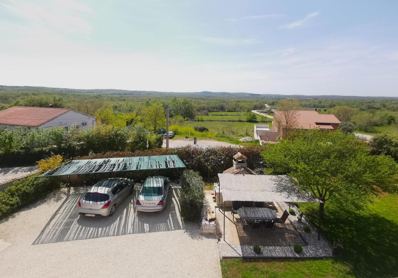 Apartman Luna Sveti Lovreč Pazenatički Eksteriør billede