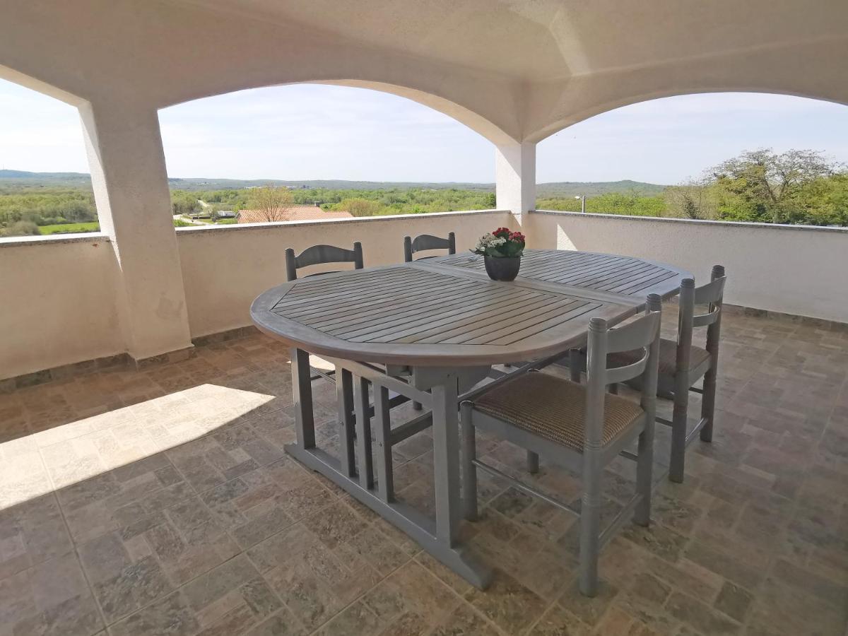 Apartman Luna Sveti Lovreč Pazenatički Eksteriør billede
